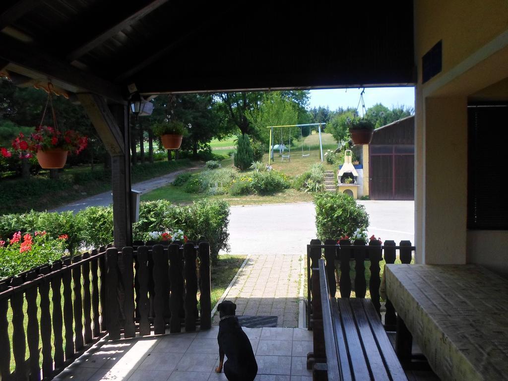 House Petra Apartment Rakovica Luaran gambar