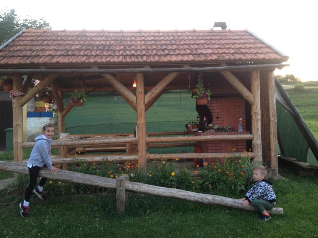 House Petra Apartment Rakovica Luaran gambar