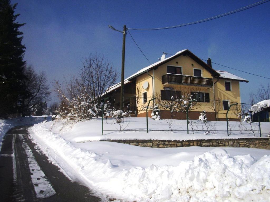 House Petra Apartment Rakovica Luaran gambar